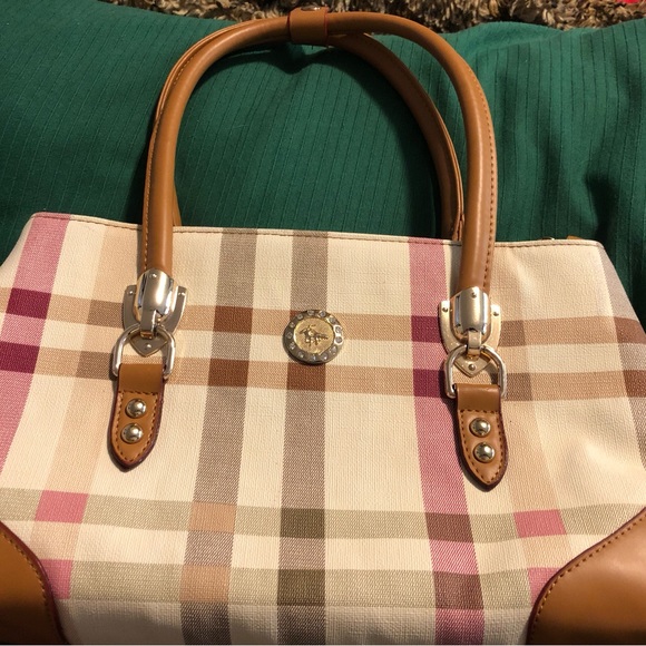 Polo Purse Fashionable & Classy, New/ Mint Condition inside and out. Beautiful! - Picture 4 of 6